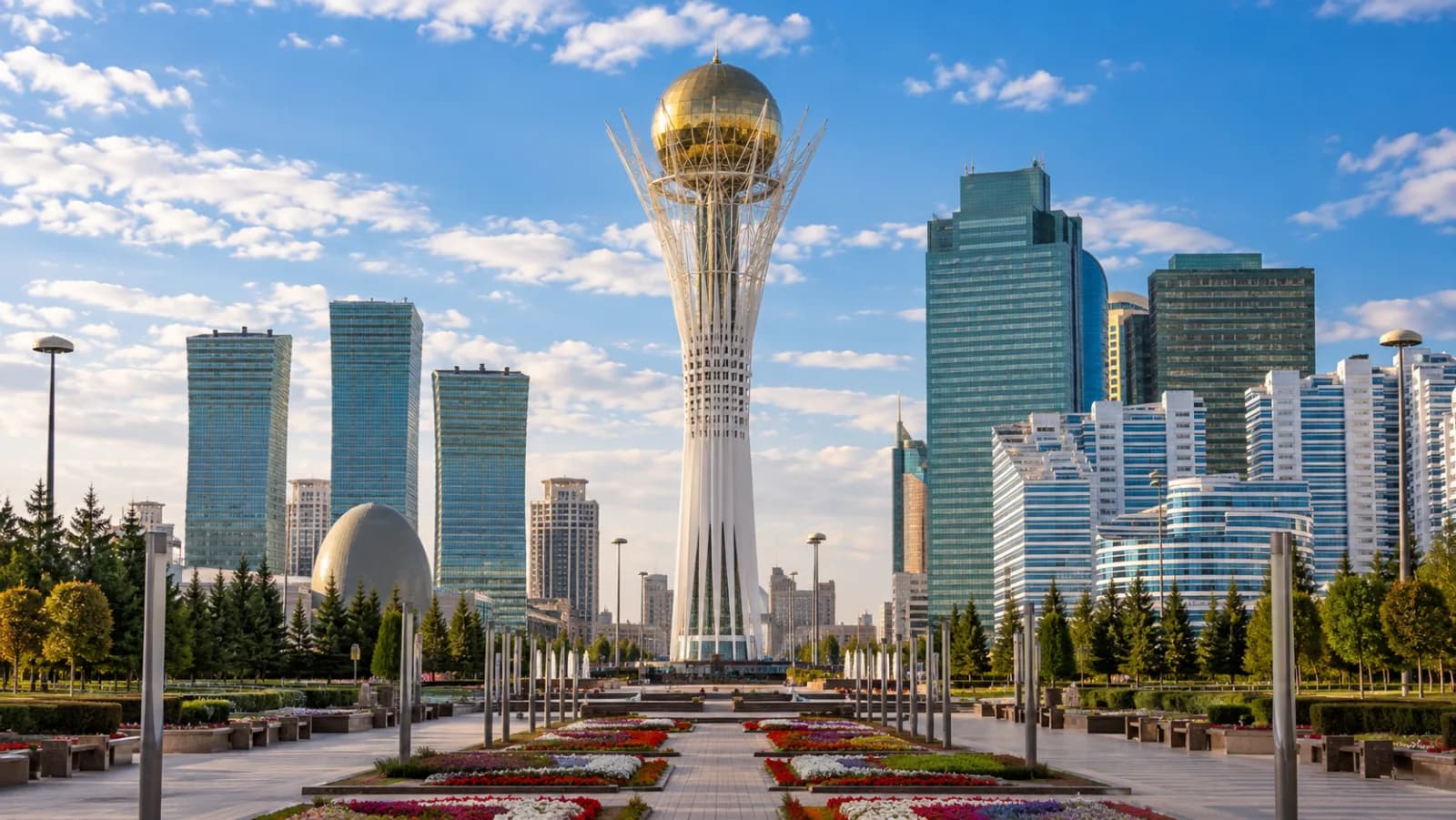 AI ilustrace Astana: kulturní a krajinná ilustrace, nikoli záznam dnešních podmínek