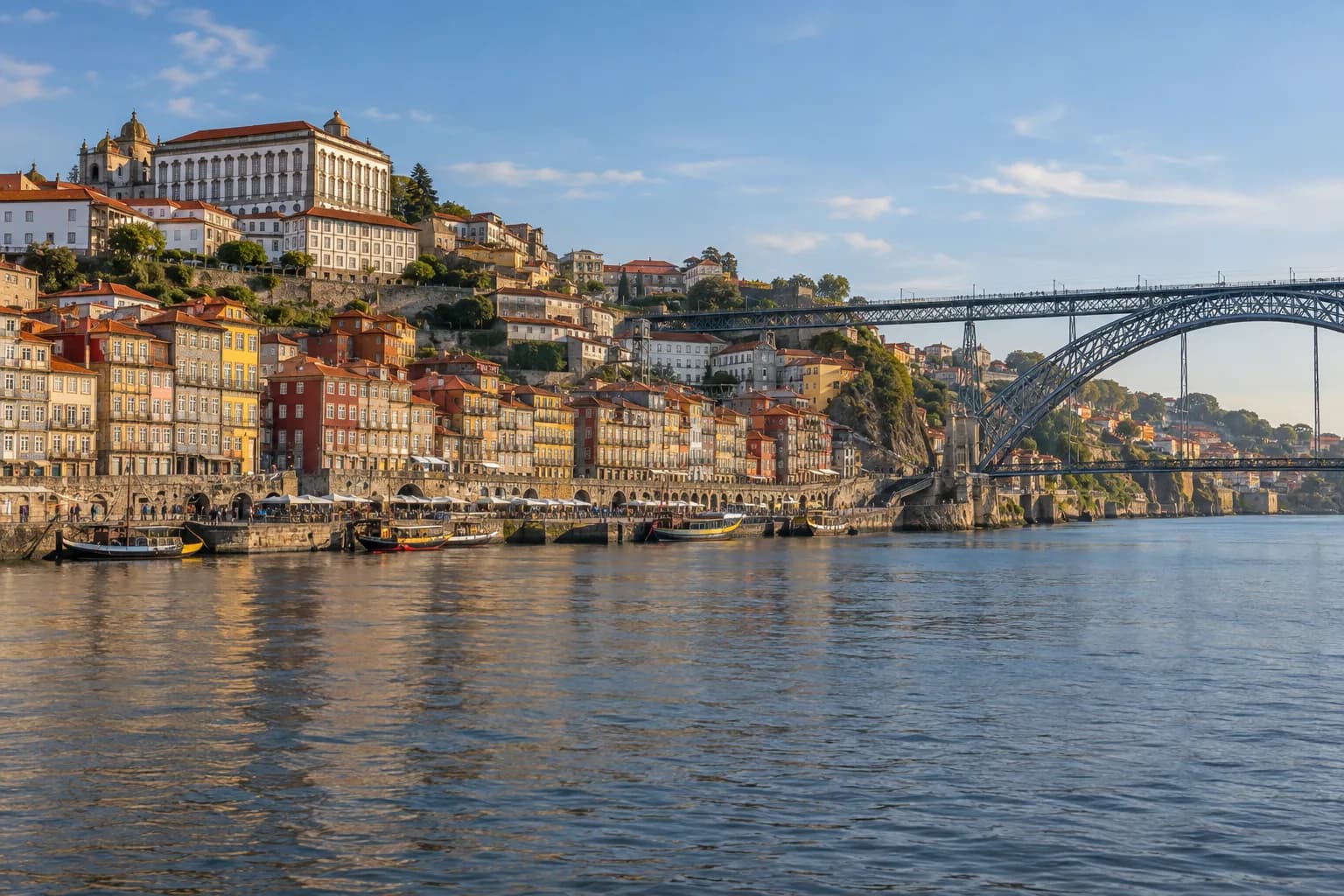 AI ilustrace nábřeží Porta u řeky Douro