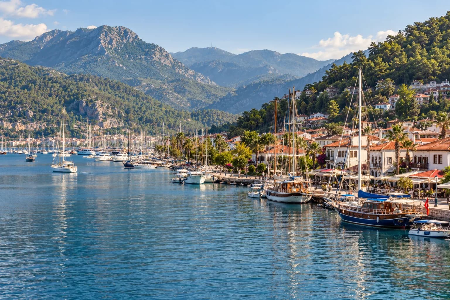 AI ilustrace přístavu Fethiye