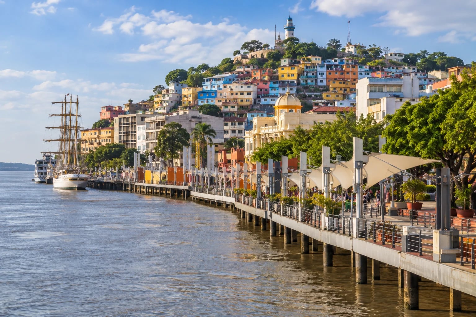 Nábřeží Guayas a čtvrť Las Peñas v Guayaquilu