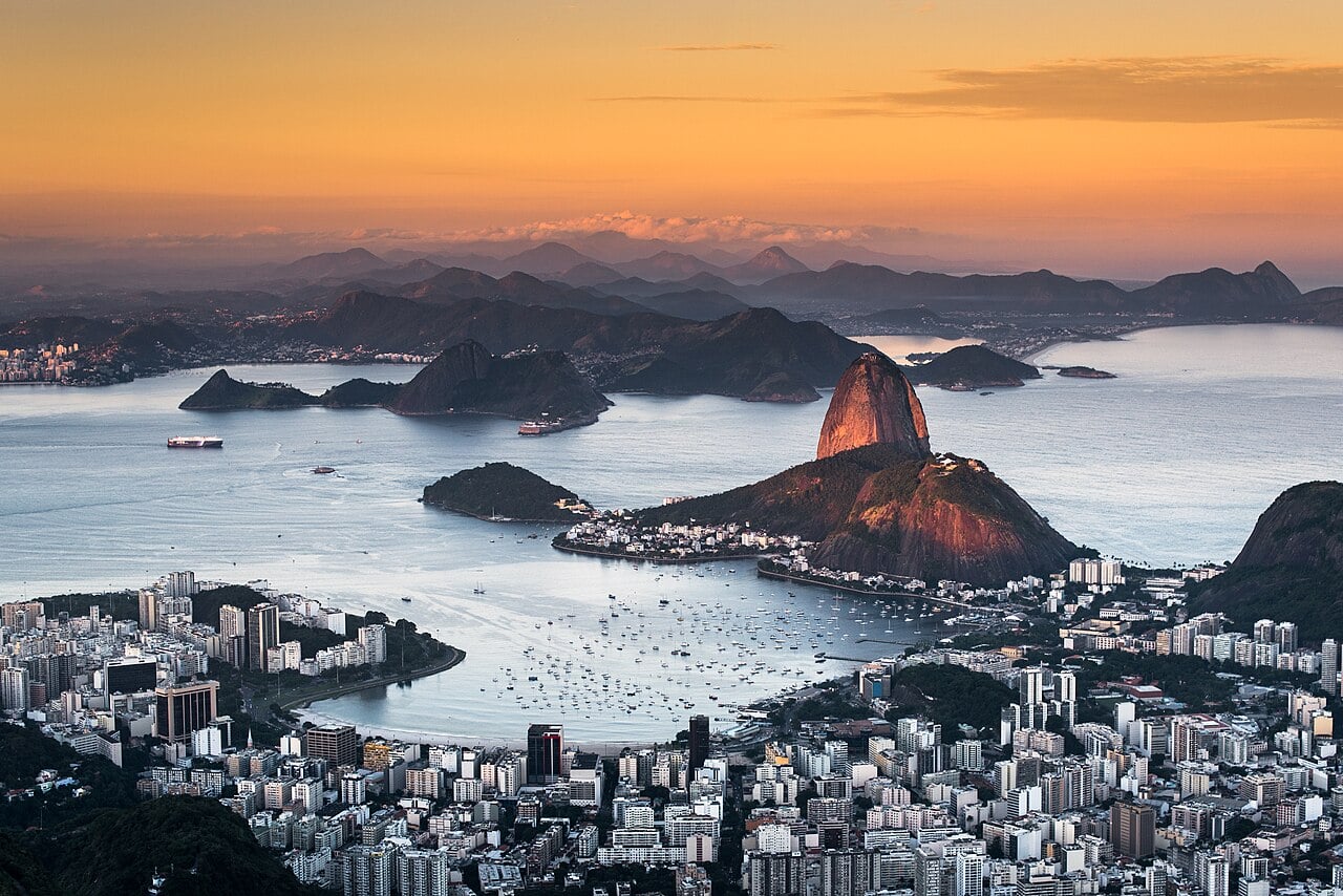 Cukrová homole a záliv Guanabara v Rio de Janeiru