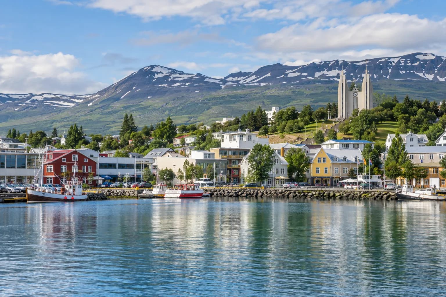 AI ilustrace Akureyri u Eyjafjörðuru