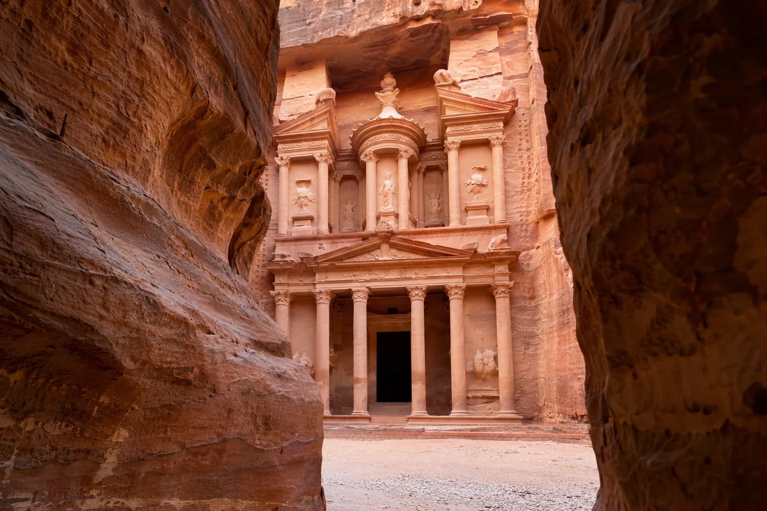 AI ilustrace: Petra / Wádí Músá; nikoli současná fotodokumentace
