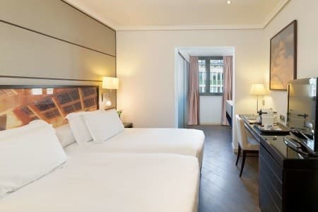 Hotel H10 Universitat — fotografie z nabídky Invia